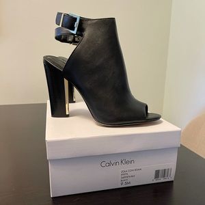 Calvin Klein Zola Cow Roma black heel